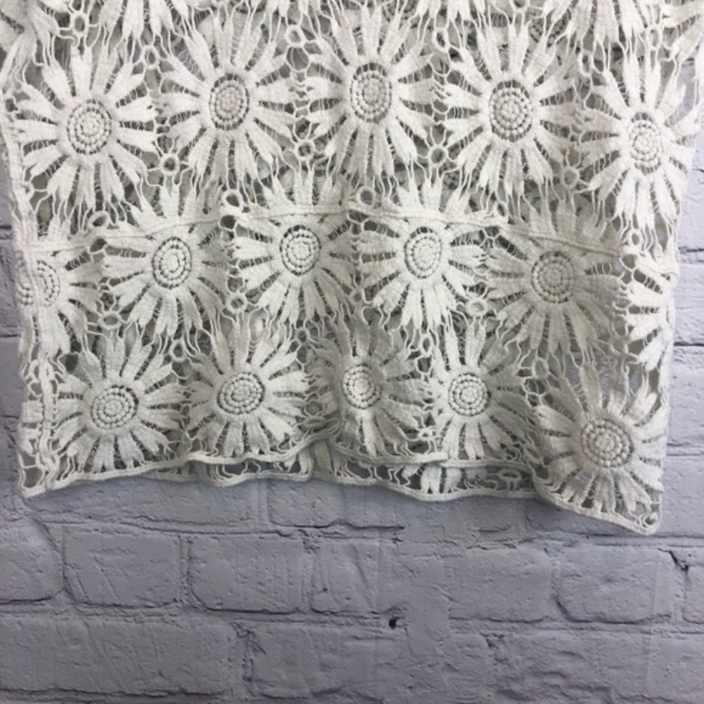 Forever 21 Top Crochet Floral Open Knit Crop Sz Sm - Picture 4 of 8